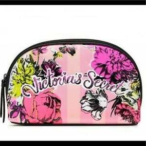 Nwt Victoria’s Secret  make up bag